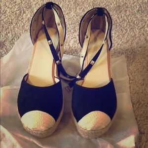 Black wedge straps sandals